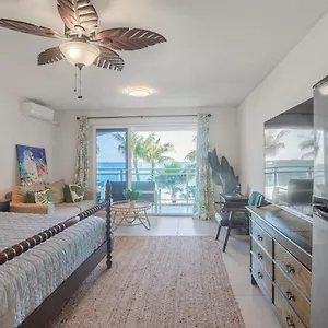 House - Luxe - Ocean View Apartment